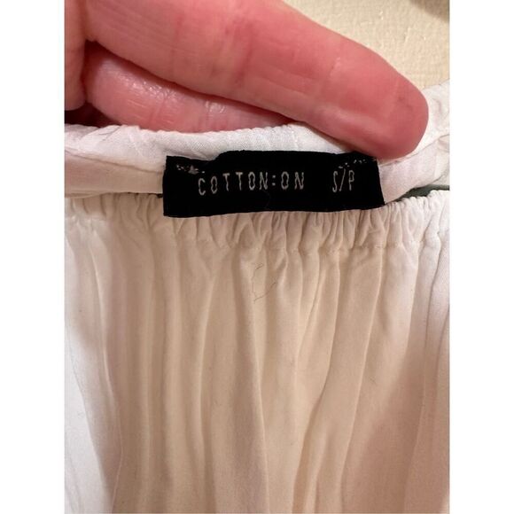 Cotton On of the shoulder peasant top - Picture 2 of 3